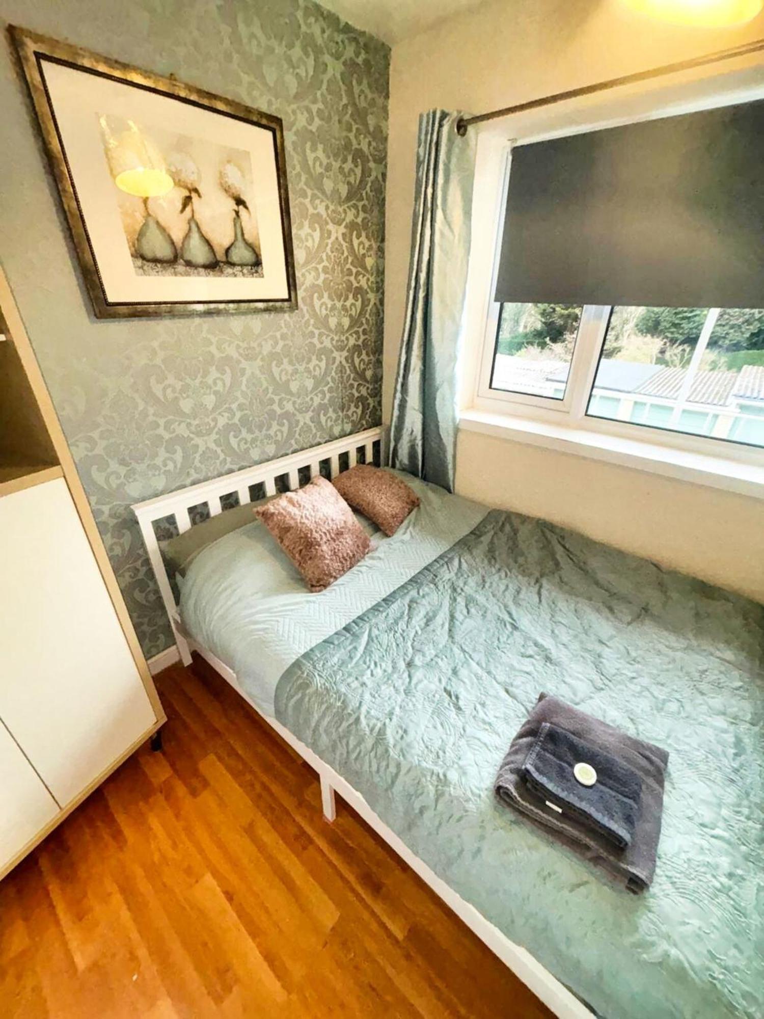 Doncaster - Boswell - Large Balcony Apartment - 2 Double Beds - 2 Bedrooms - Close To Town & Racecourse - Off Street Parking 2 Cars - Fast Wifi Eksteriør billede