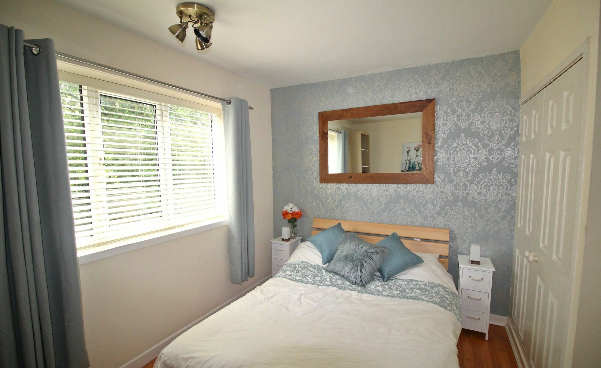 Doncaster - Boswell - Large Balcony Apartment - 2 Double Beds - 2 Bedrooms - Close To Town & Racecourse - Off Street Parking 2 Cars - Fast Wifi Eksteriør billede